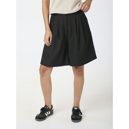 Neo Noir Nika Bermuda Shorts, Black, 38