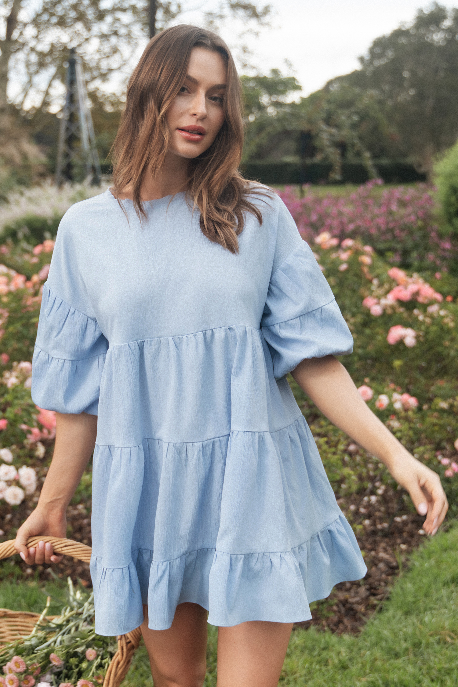 Robe mini avec manches bouffantes à volants bleu clair