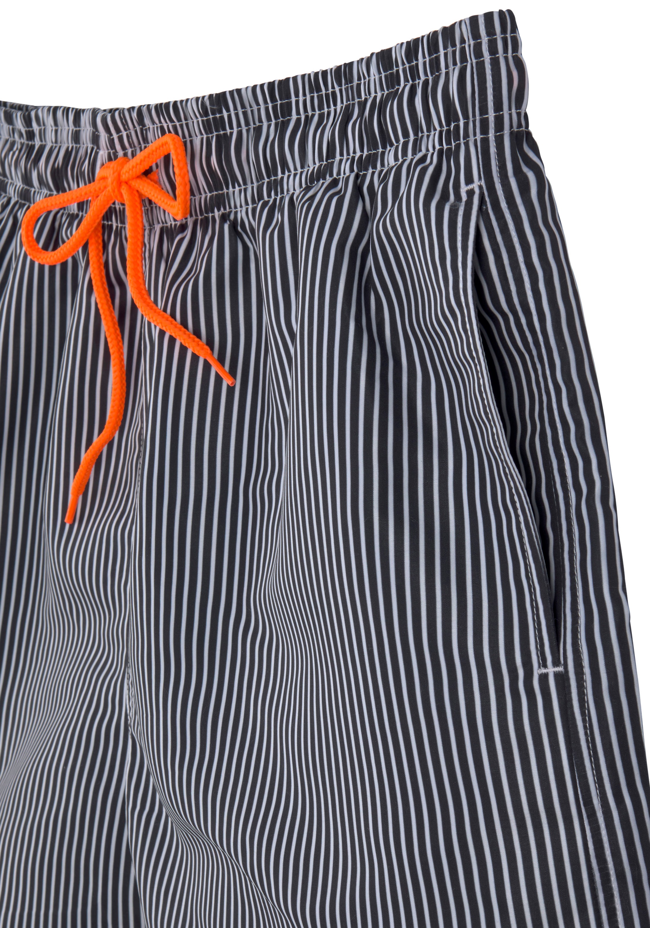 Buffalo Badeshorts , in feinem Streifenlook