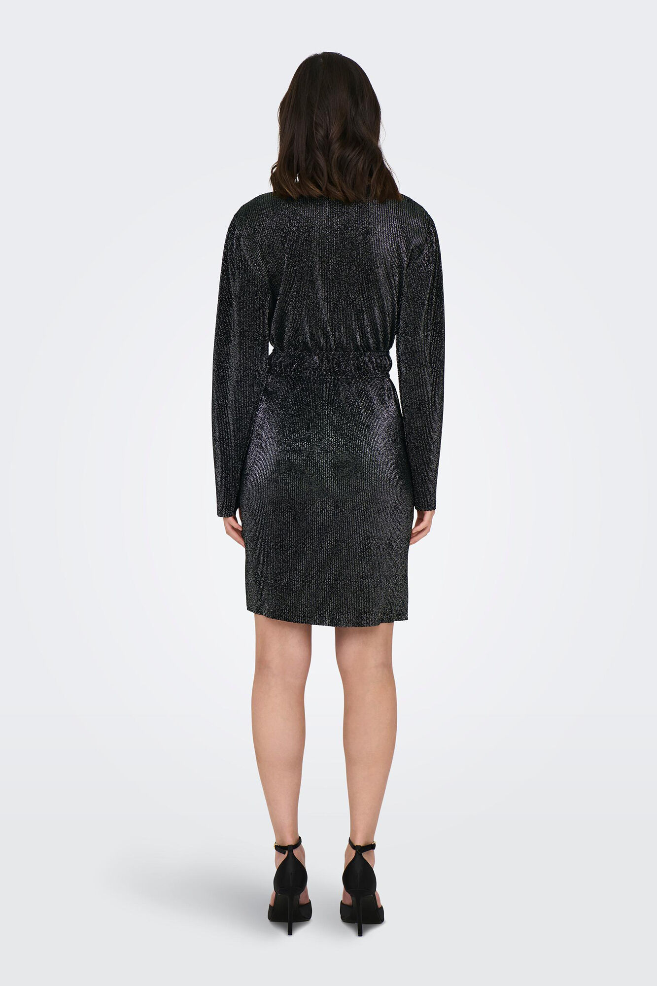vestido curto brilhante