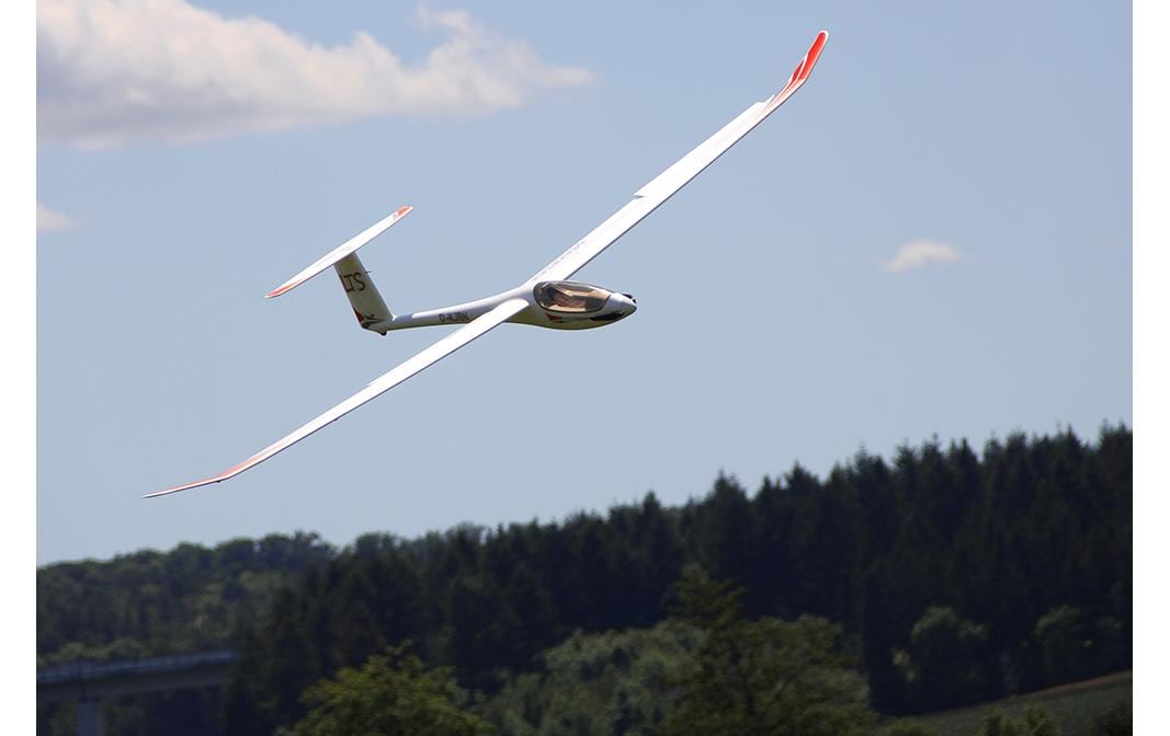 Motorsegler Lentus RR, 3000 mm<br>Leistungsfähiges Motor Segelflugmodell aus Elapor mit 3000 mm Spannweite