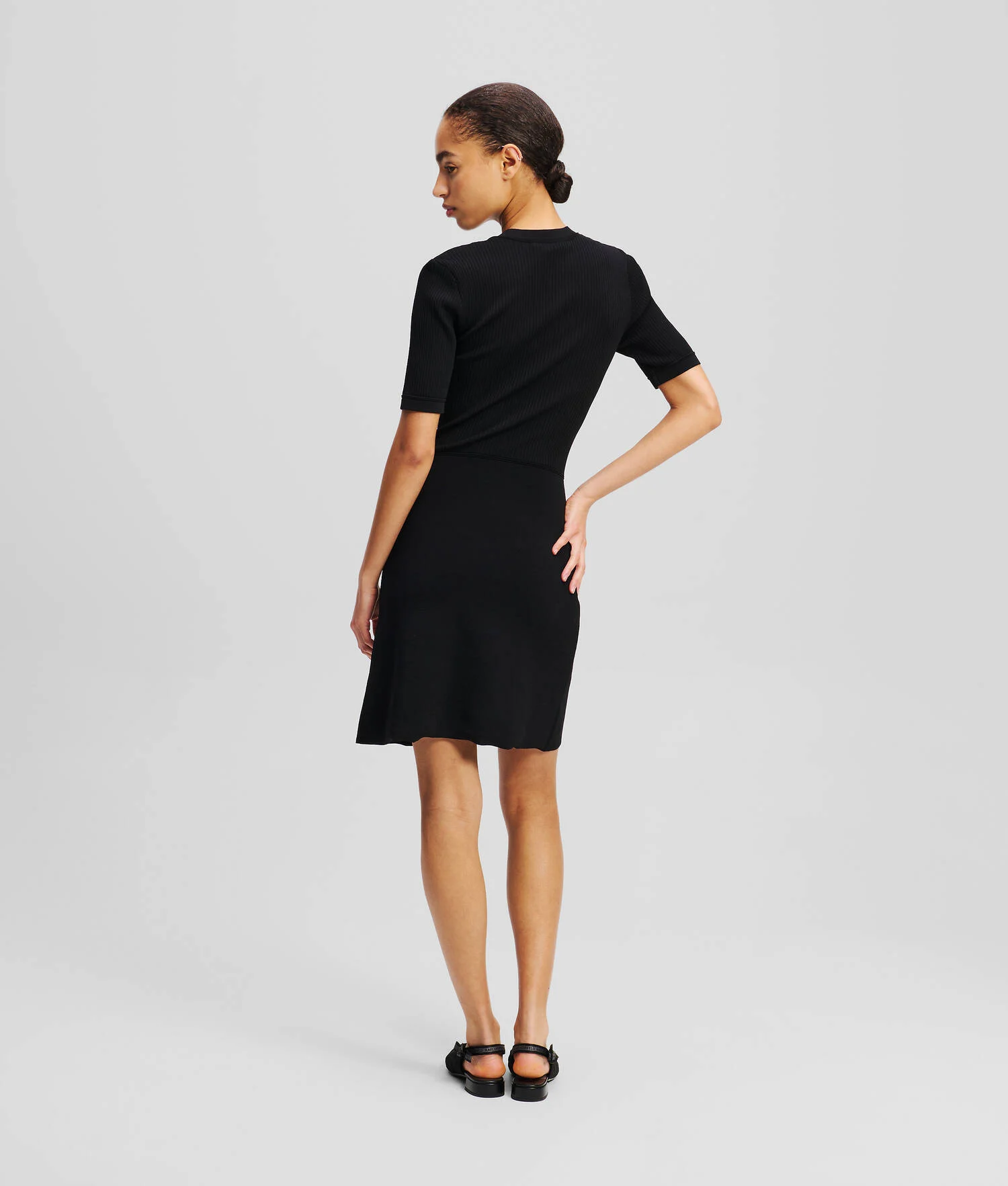 ROBE AVEC BOUTONS - Noir