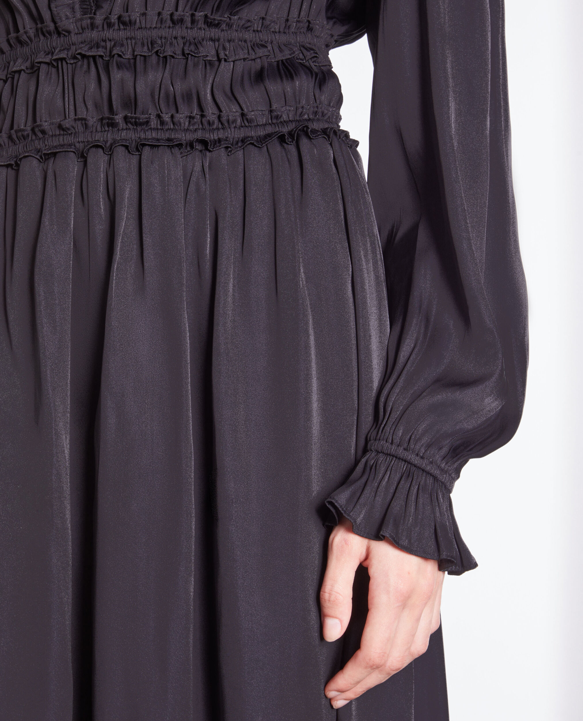 Robe longue noire avec fronces