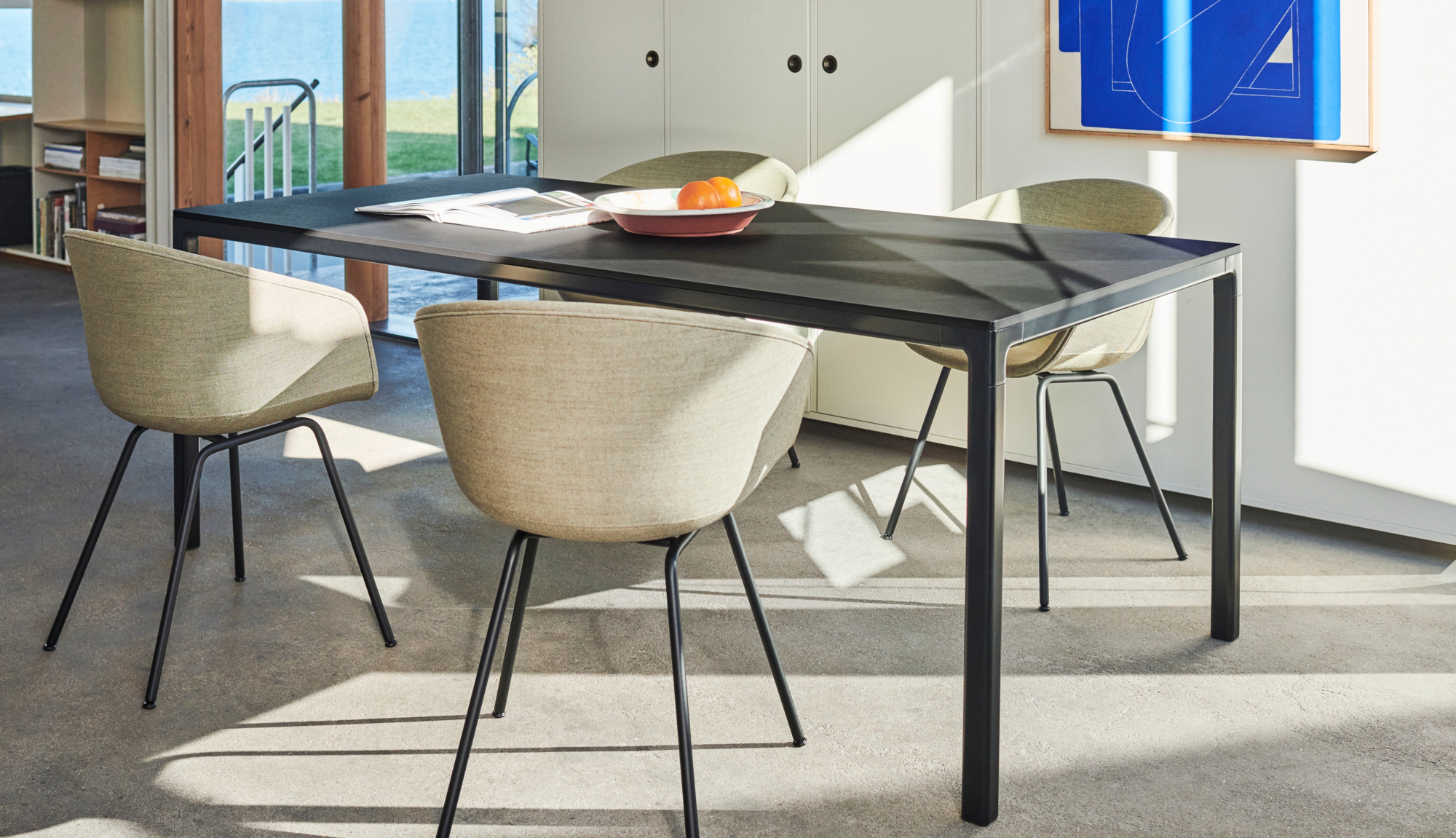 Eettafel T12 160x80 zwart onderstel zwart linoleum blad