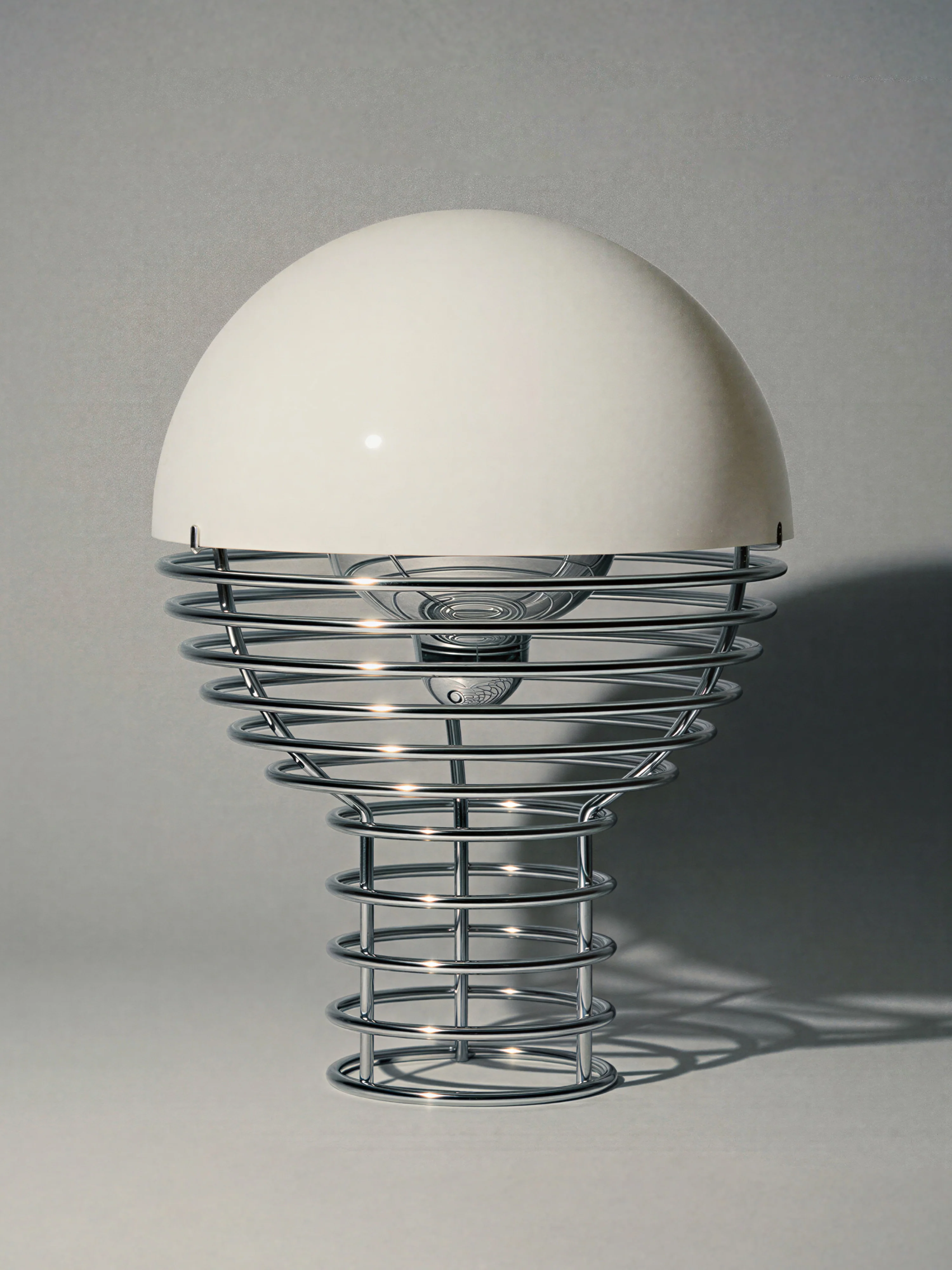Kleine dimbare LED-tafellamp Wire, Design Verner Panton