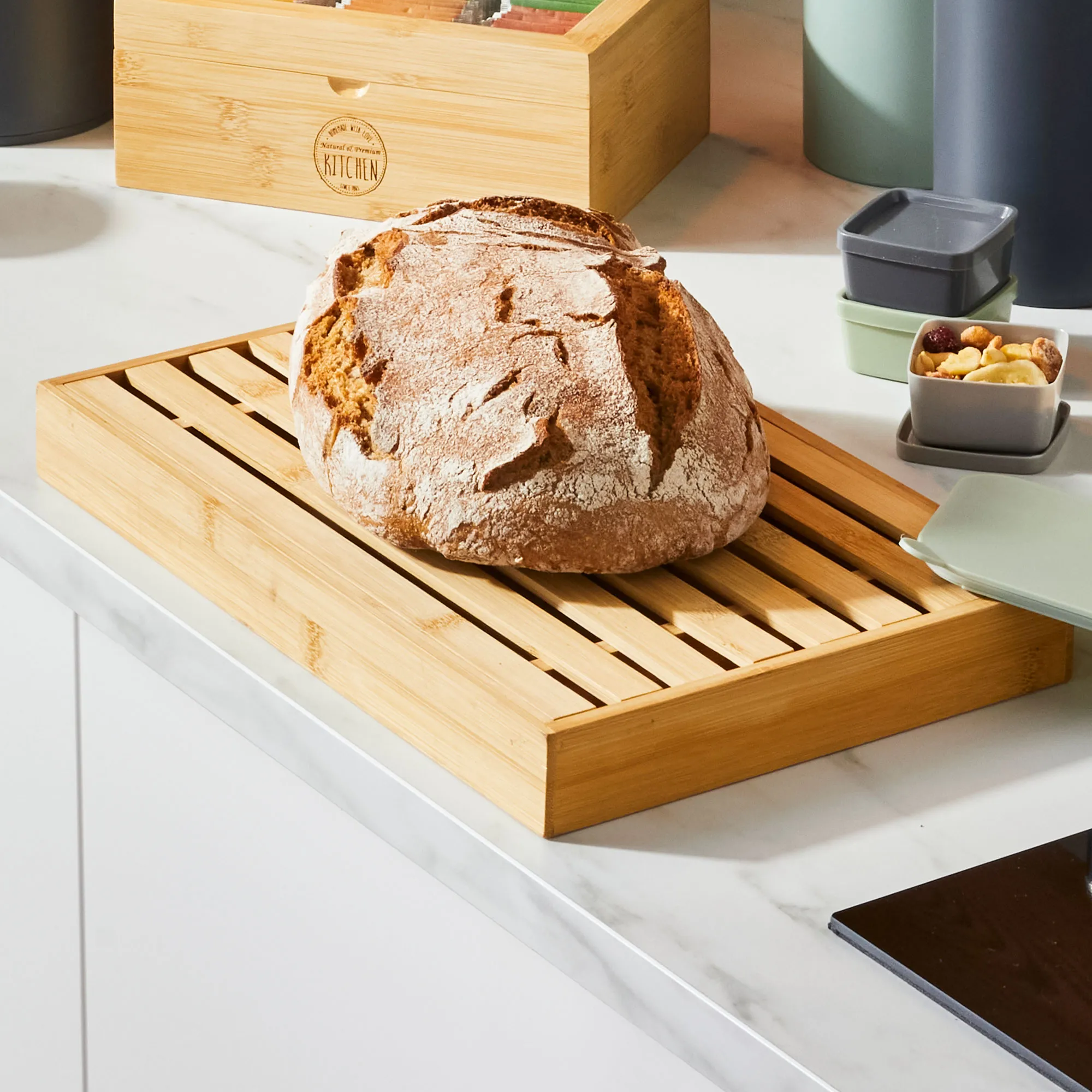 Brotschneidebrett aus Bambus, ca. 38x23x4cm