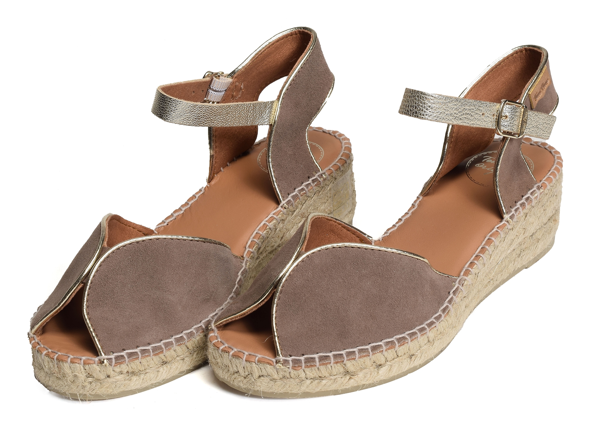 Brest taupe