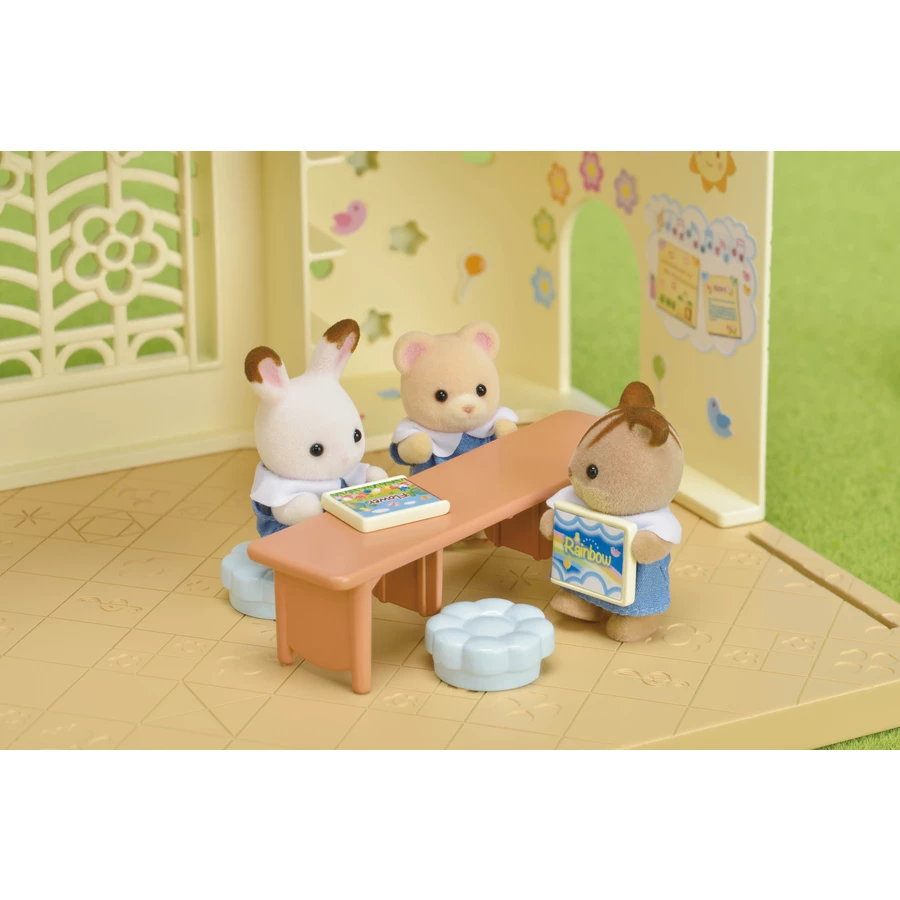 Sylvanian Families® Baby Schlosskindergarten