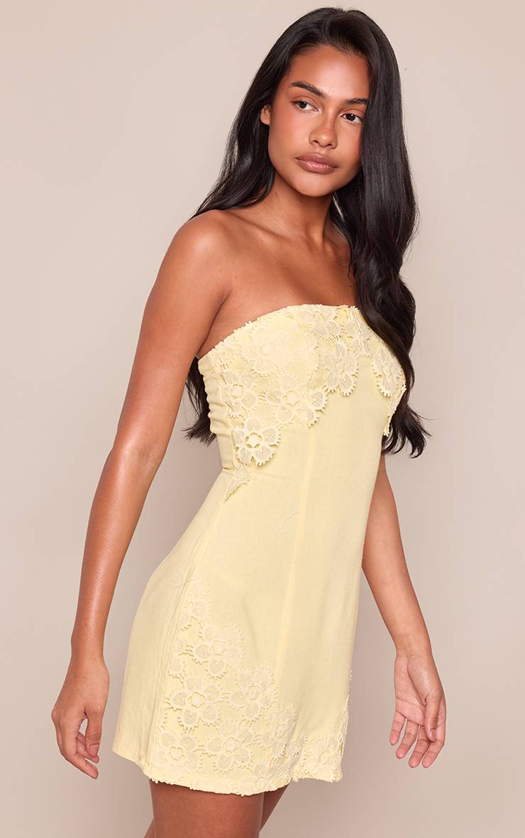 Pale Yellow Robe Trapèze Bustier Aspect Lin Détail Floral