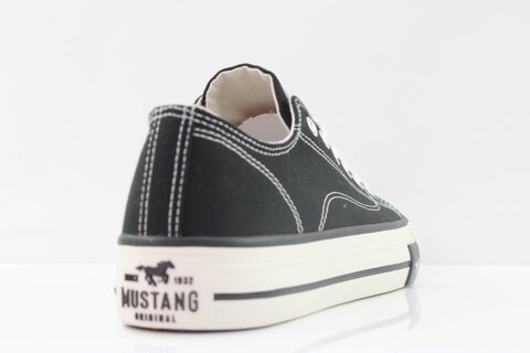 Mustang Leinenschuhe