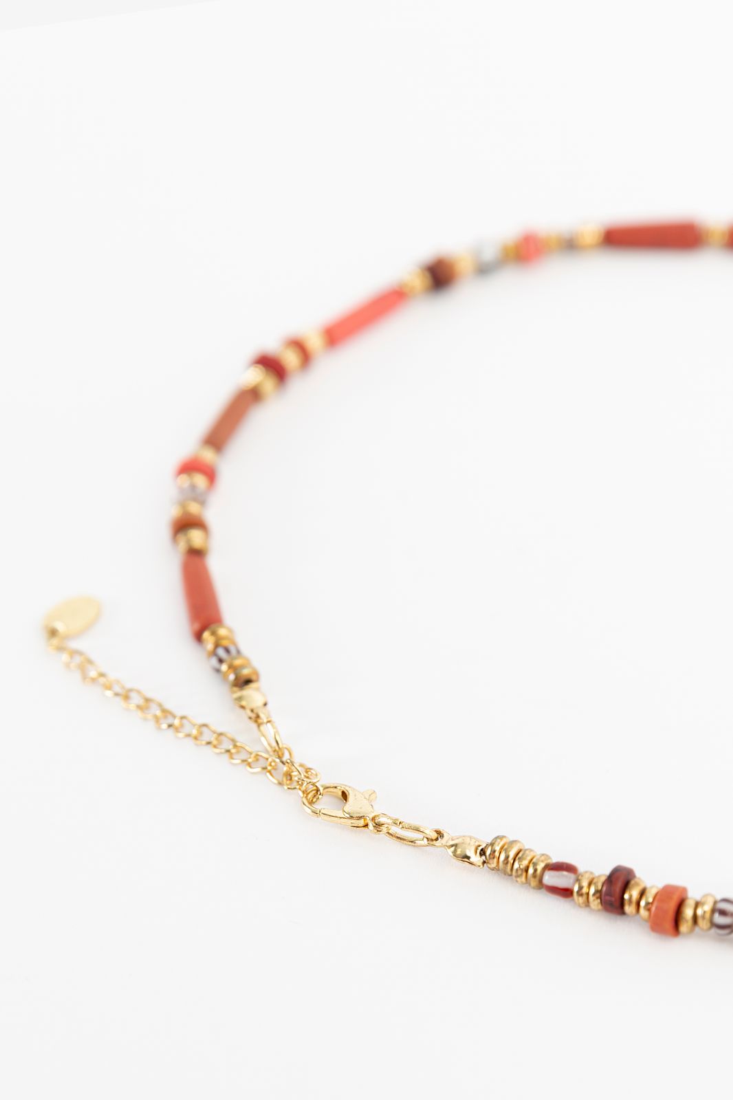 Korte bruine ketting met multicolor kralen