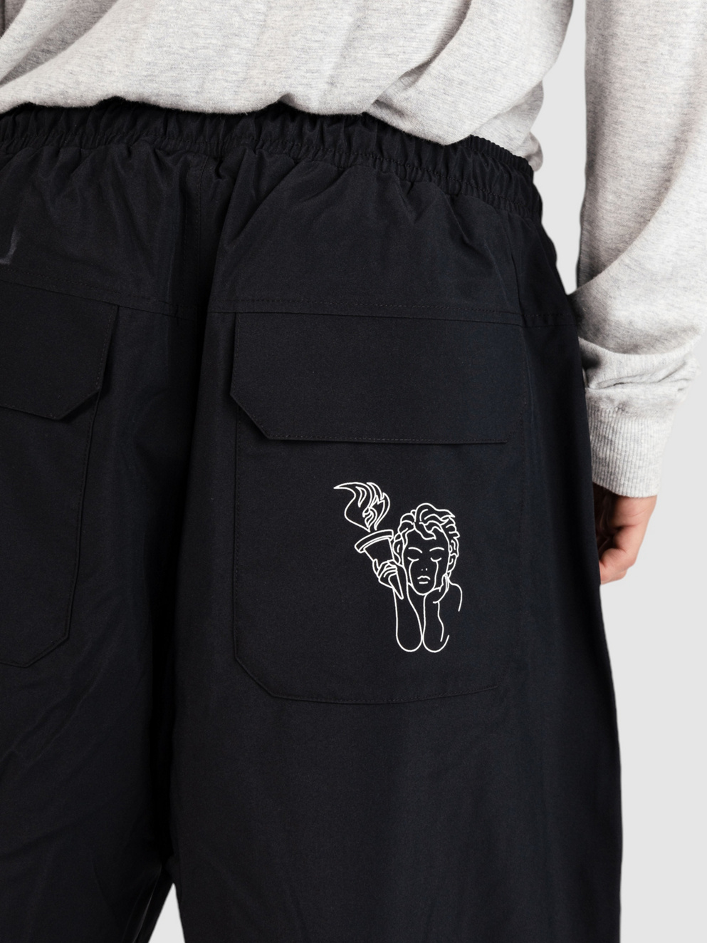 Beyond Medals Park Pants black