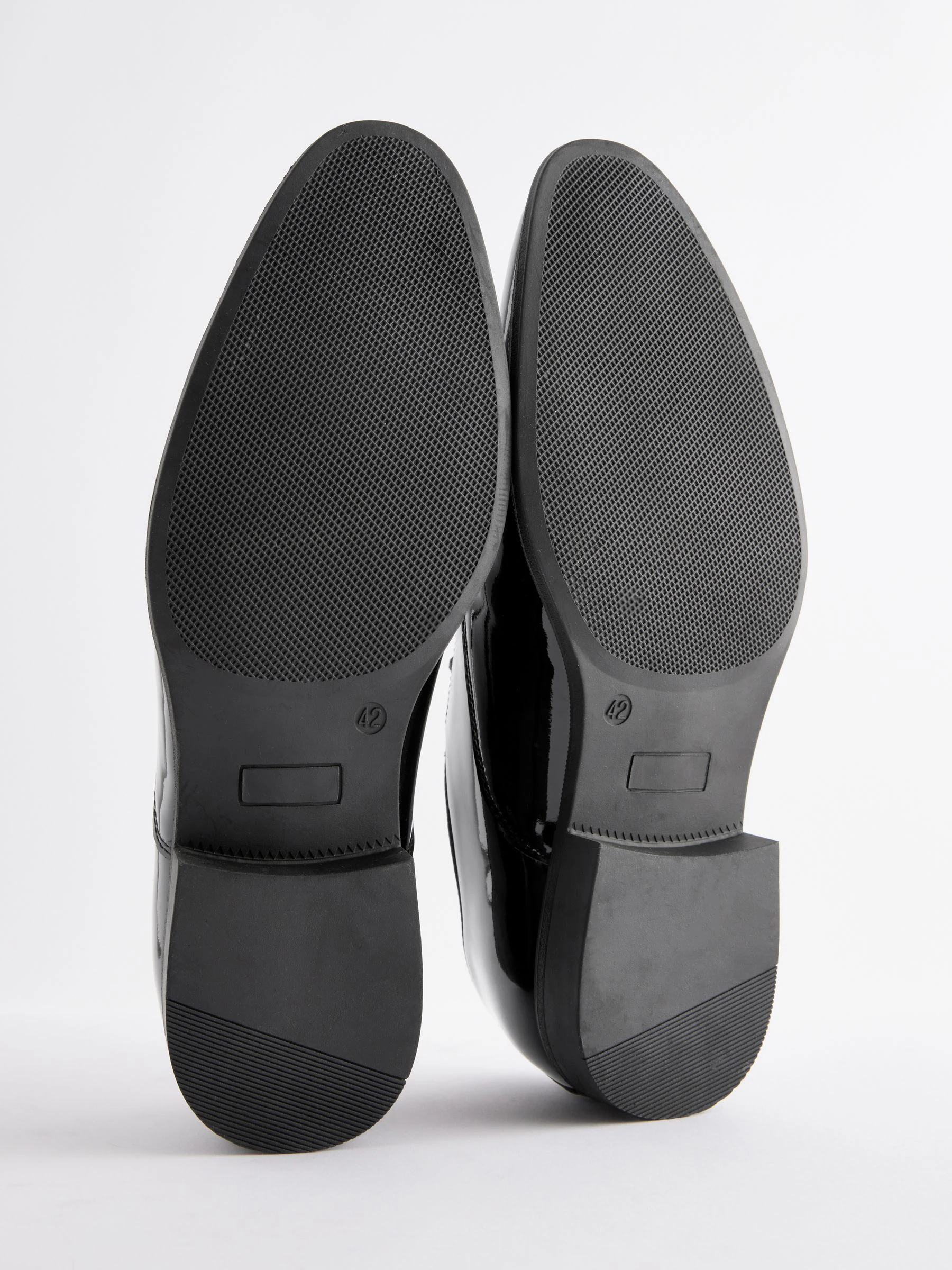 Zwart - Standaard pasvorm - Lakleren Oxford-schoenen met neusstuk
