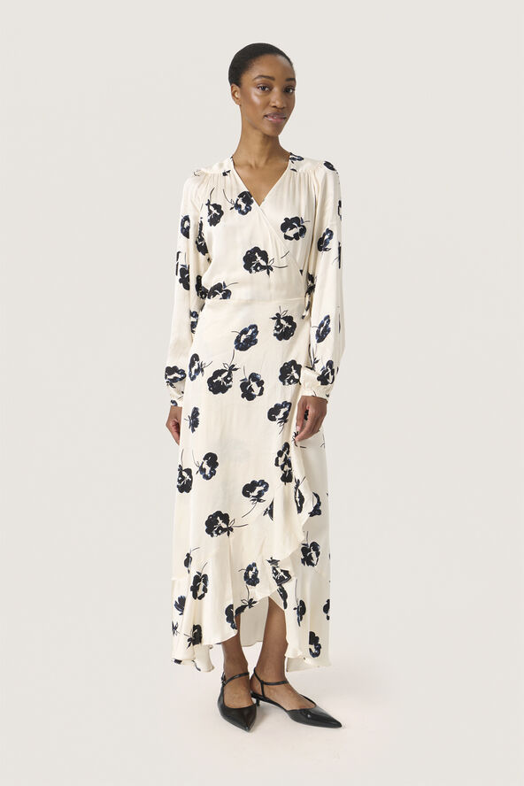 Soaked in Luxury SLErwina Karven Dress LS Black and white flower print