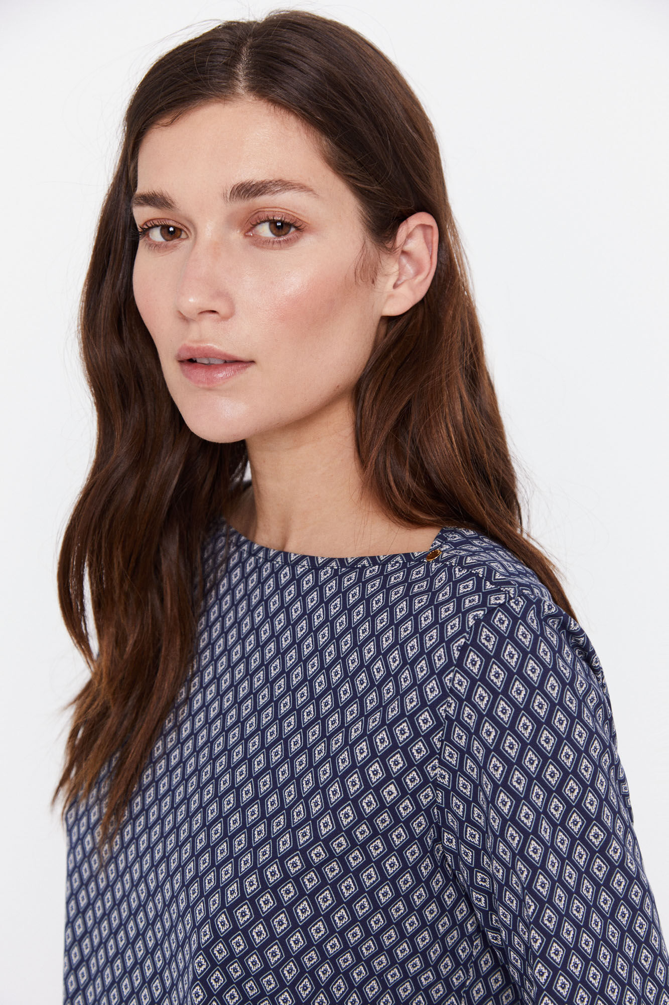 Camiseta básica com decote canoa - Estampa azul