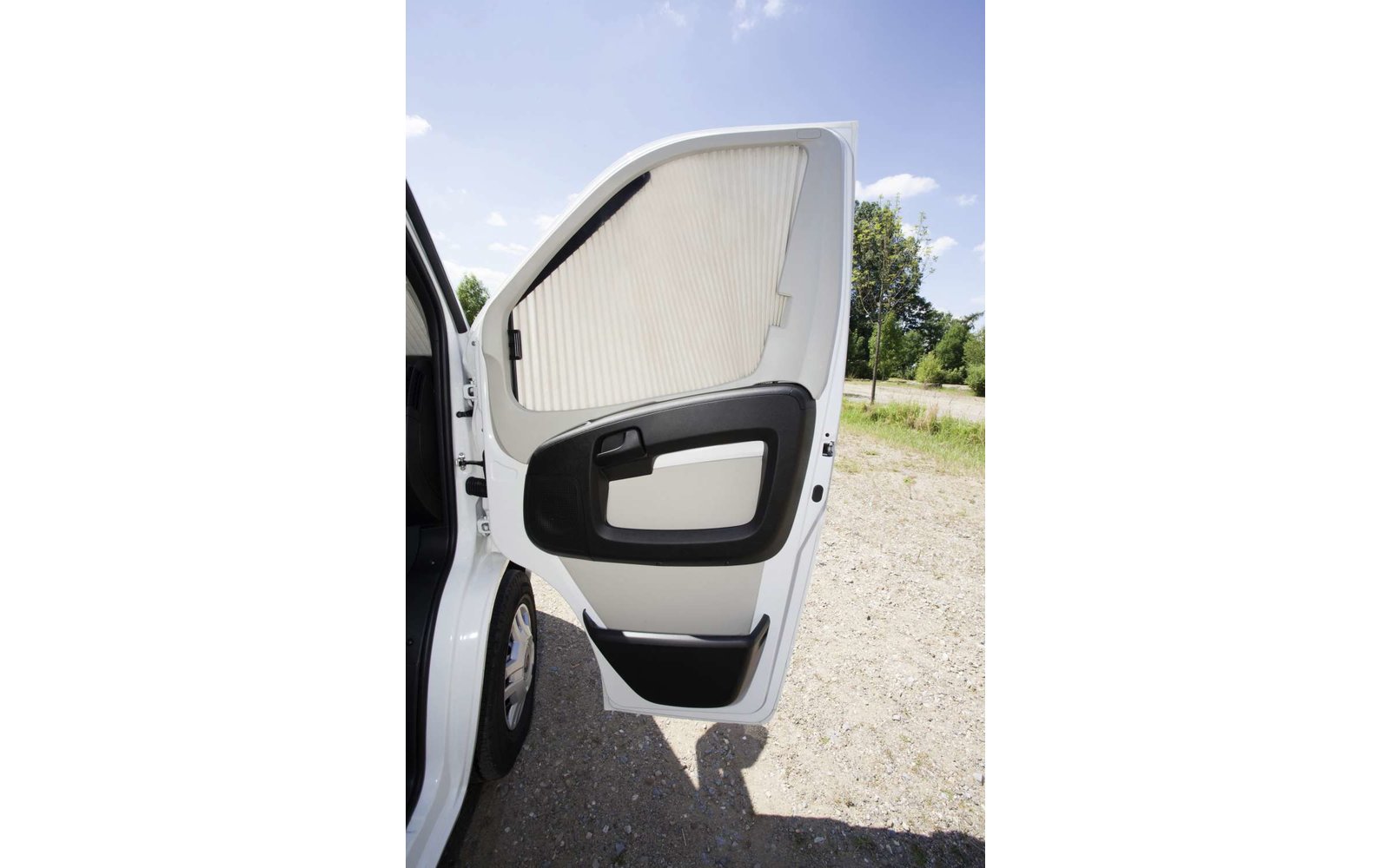 Remis Fahrerhausverdunkelung REMIfront IV Frontscheibe (Links- und Rechtslenker / ohne Sensoren) für Fiat Ducato (Modell X290) ab 2021