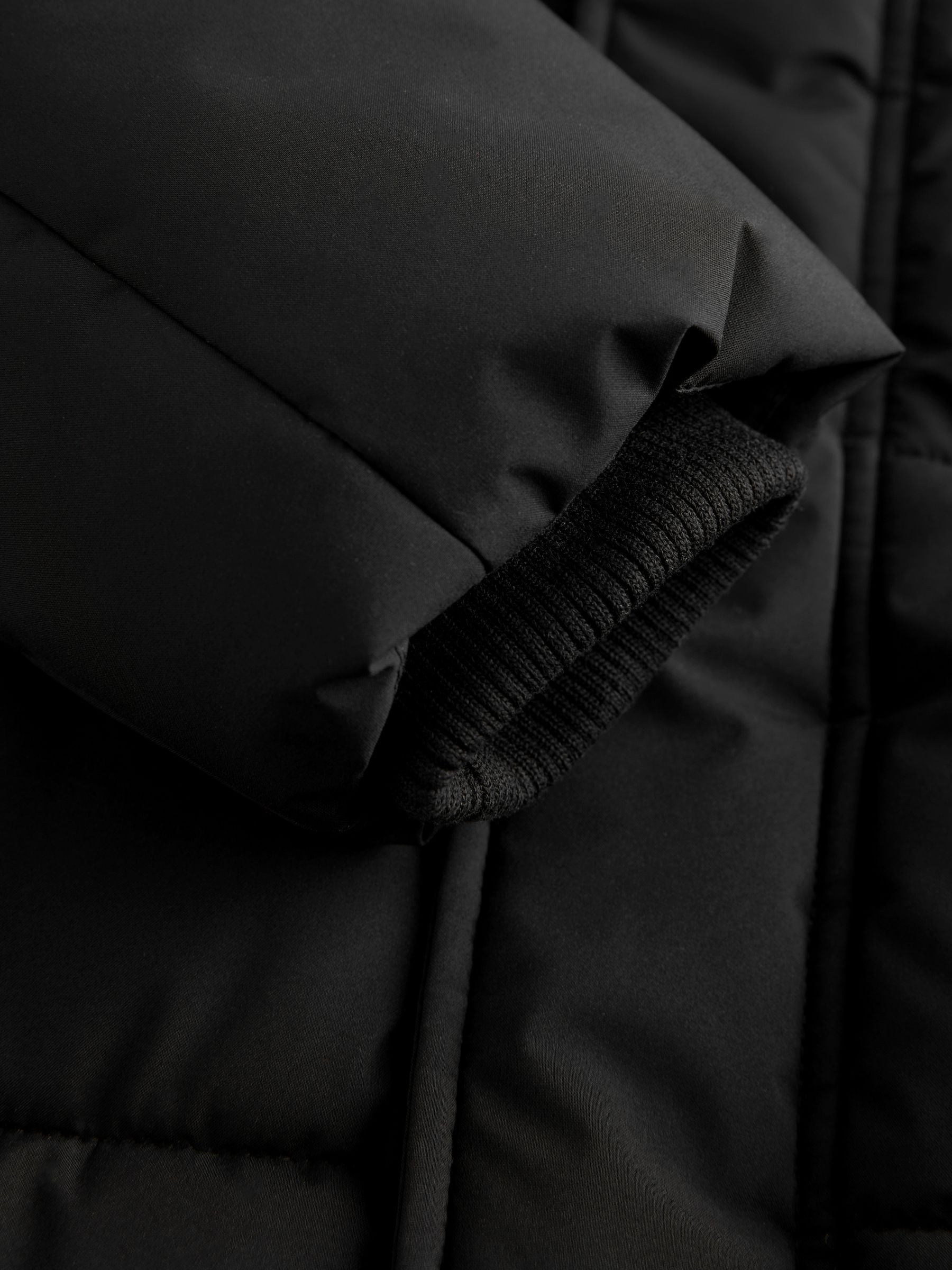 Zwart - Longline Shower Resistant Padded Coat (3-17yrs)