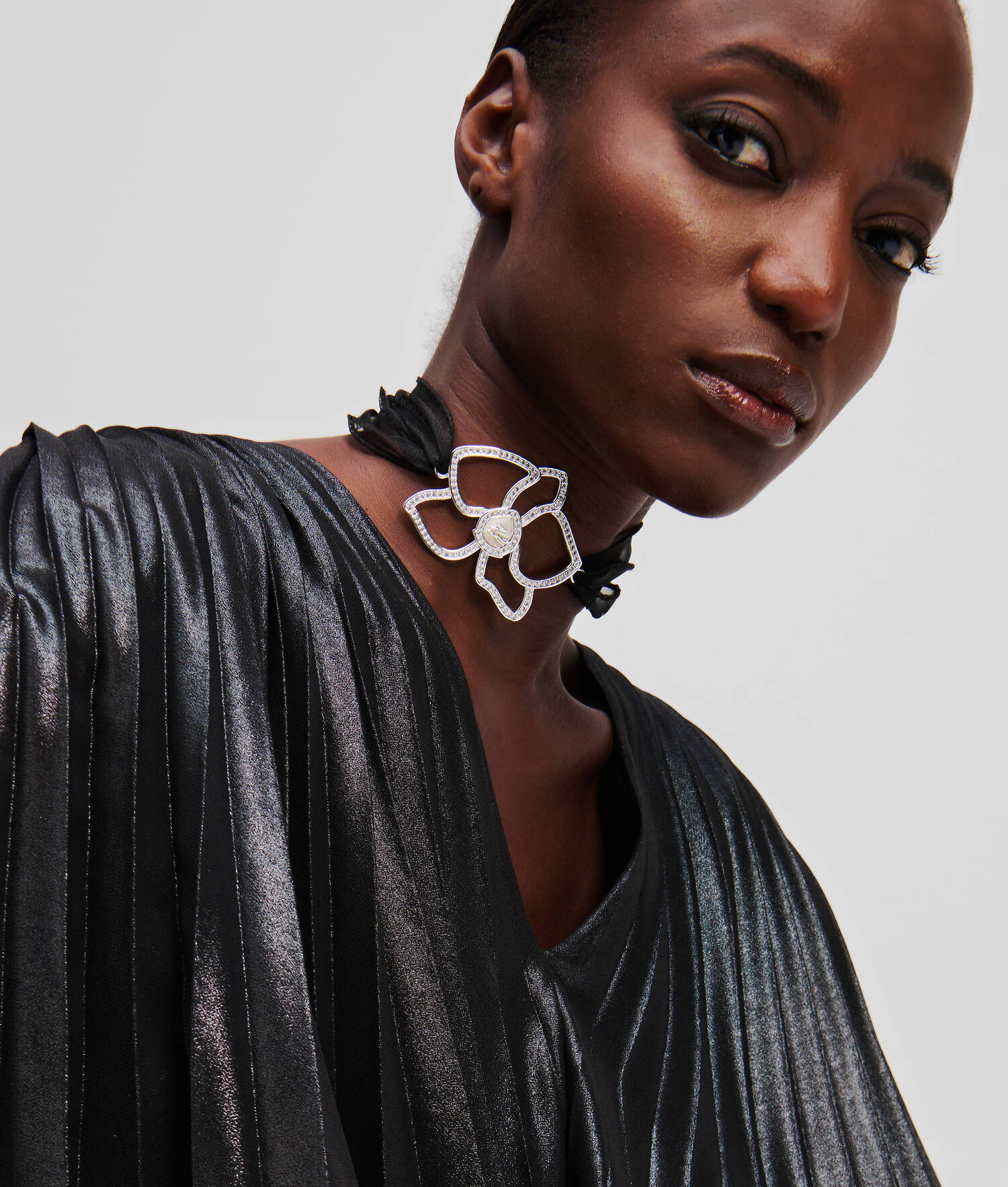 COLLIER RAS DU COU FLEUR K/AUTOGRAPH - Argent