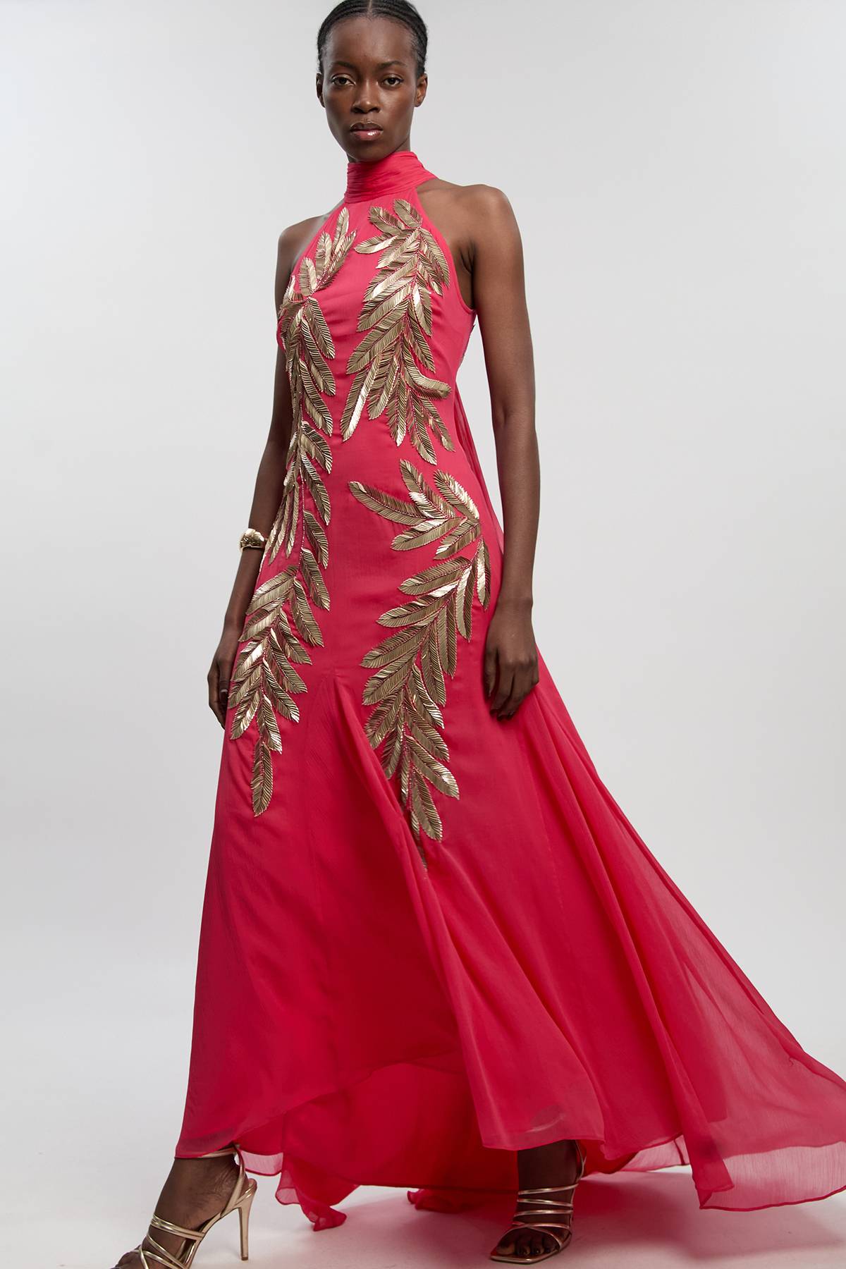 KarenMillen Robe maxi tissée avec détail en plumes et sequins à encolure halter