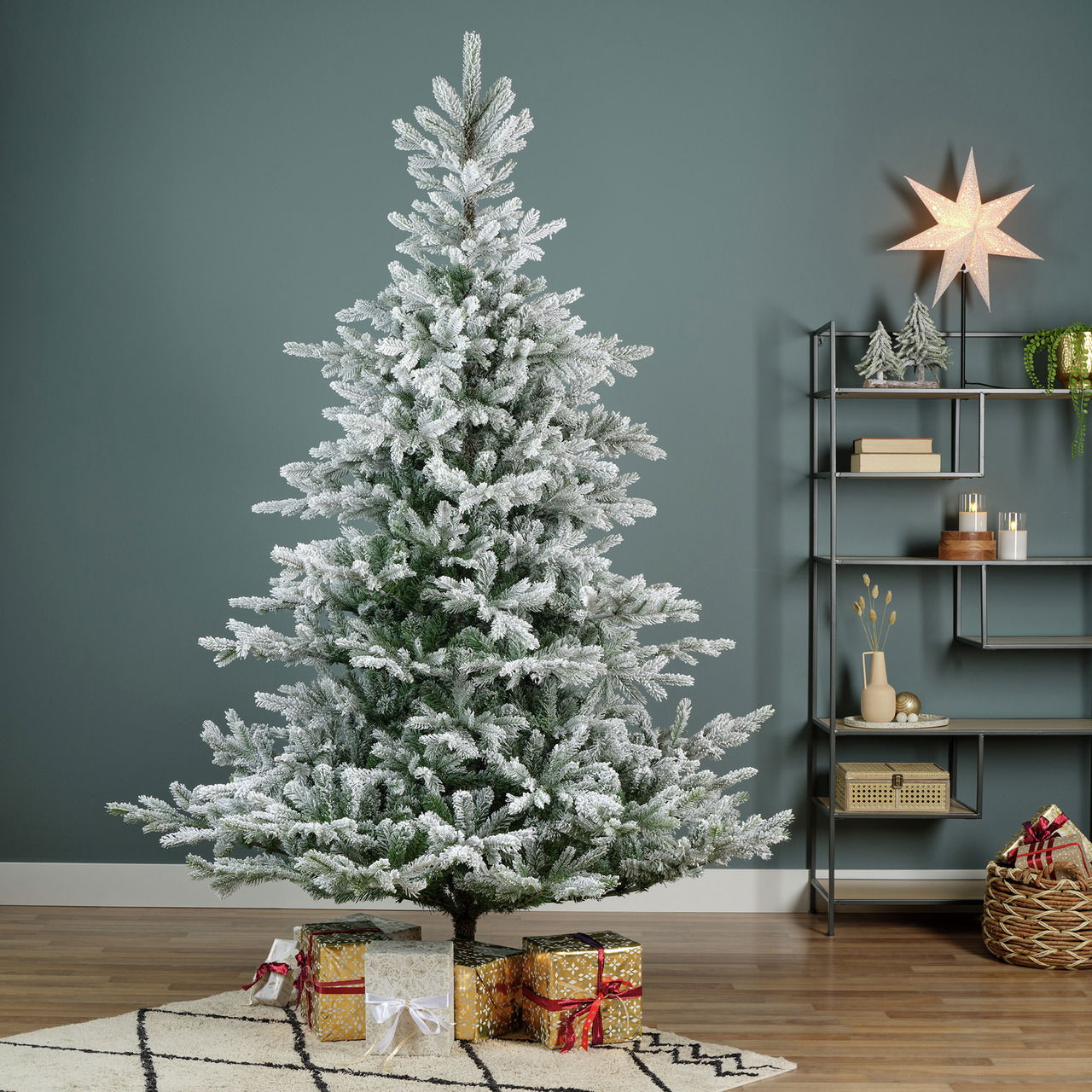 Everlands Künstlicher Weihnachtsbaum Grandis Fir beschneit 210cm