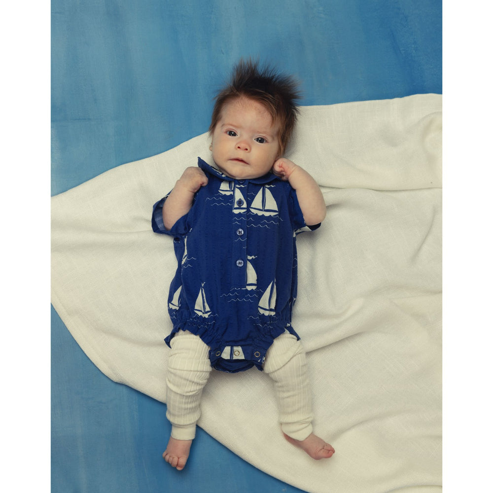 Køb Mini Rodini Blue Sailing Boats AOP Woven Body