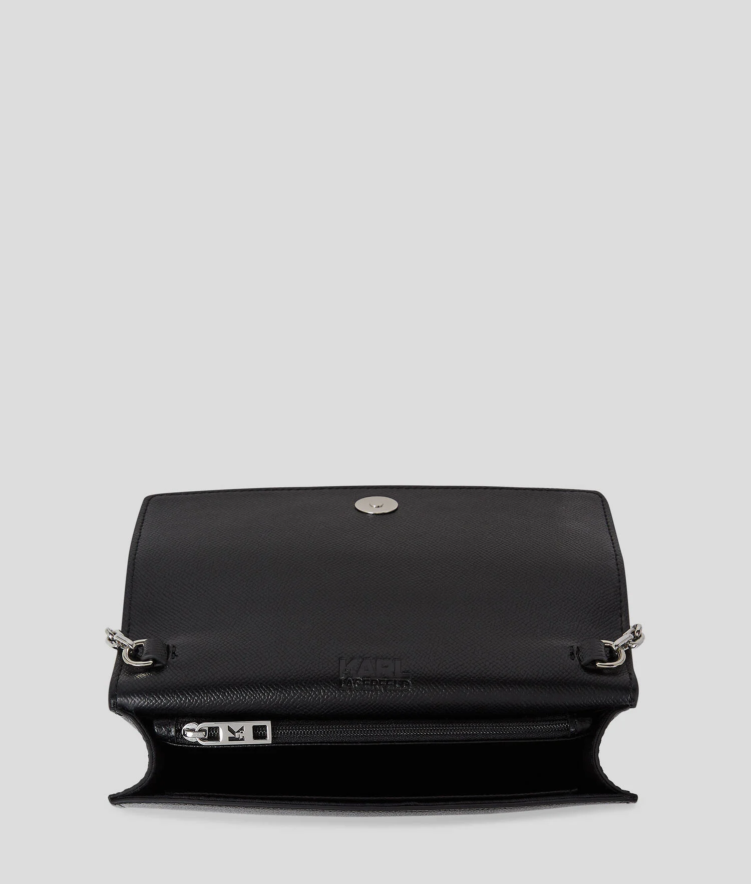POCHETTE AVEC DÉTAIL EN MÉTAL RUE ST-GUILLAUME