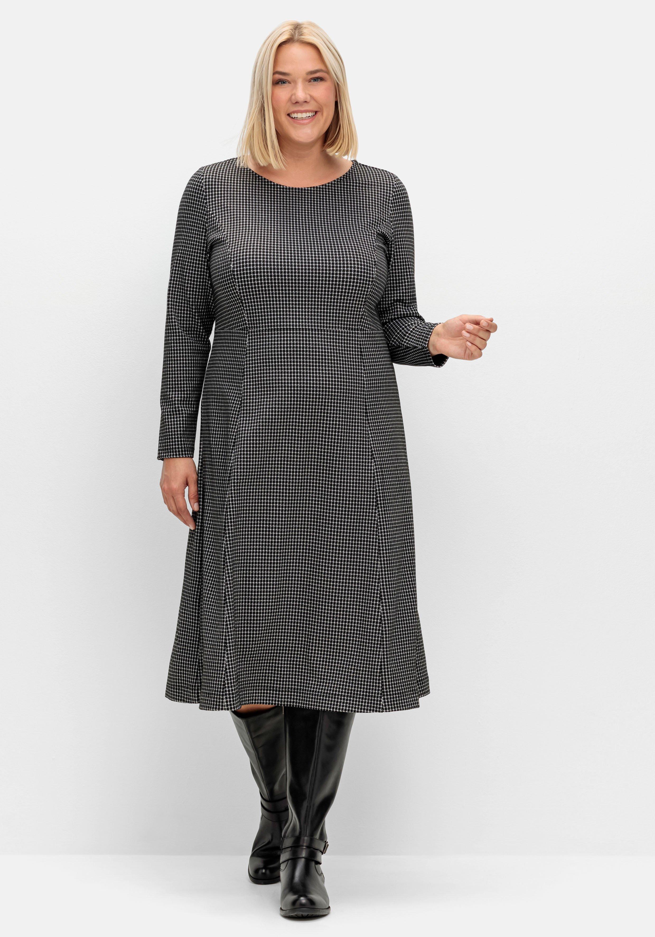Kariertes Shirtkleid in A-Linie und Midilänge
