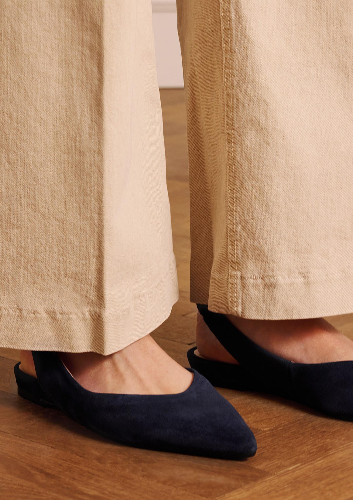 Donkerblauwe suède slingbacks