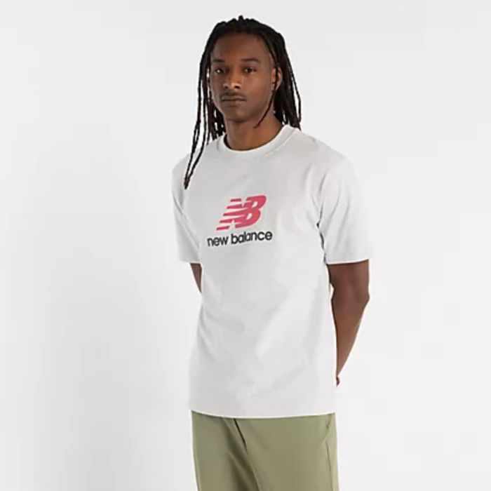 New Balance Herre T-shirts Athletics Logo SS Tee Grå