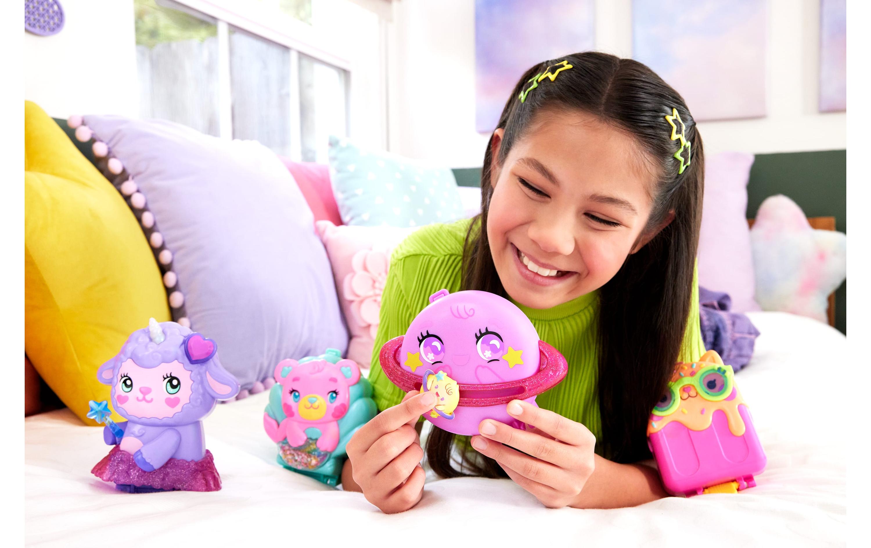 Spielset Lämmchen SchatulleSpielzeug-Set in zauberhafter Lamm-Form mit 1 Minipuppe und Haustier-Einhorn, Reisespielzeug mit Futter- und Styling-Zubehör