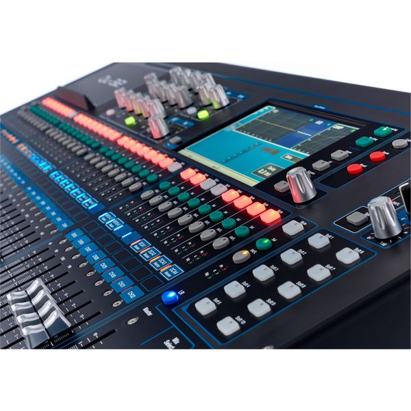 Allen & Heath Qu-32 Chrome Hands On Bundle