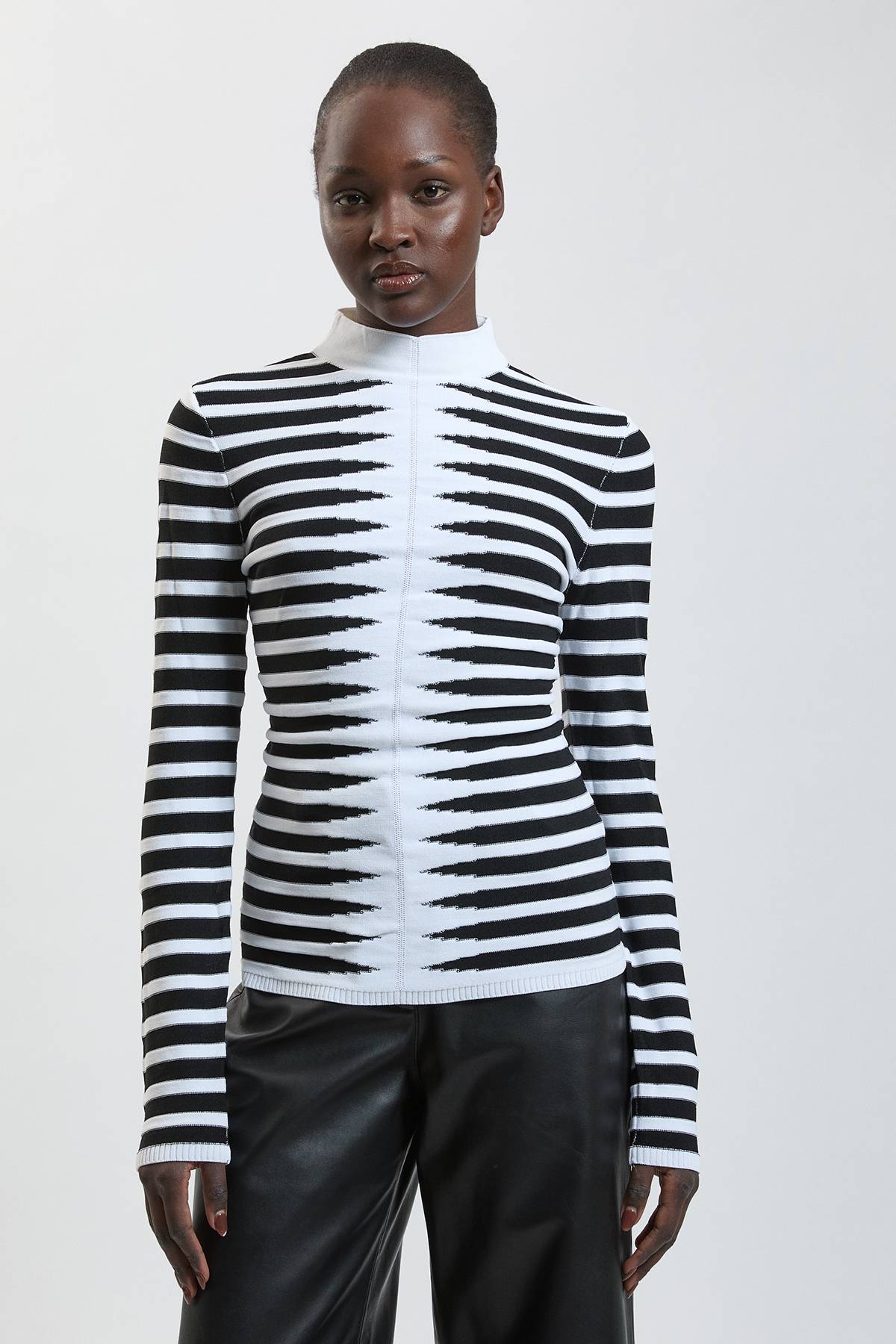 KarenMillen Haut En Maille De Viscose Texturée À Motif Géométrique Avec Fentes Aux Poignets