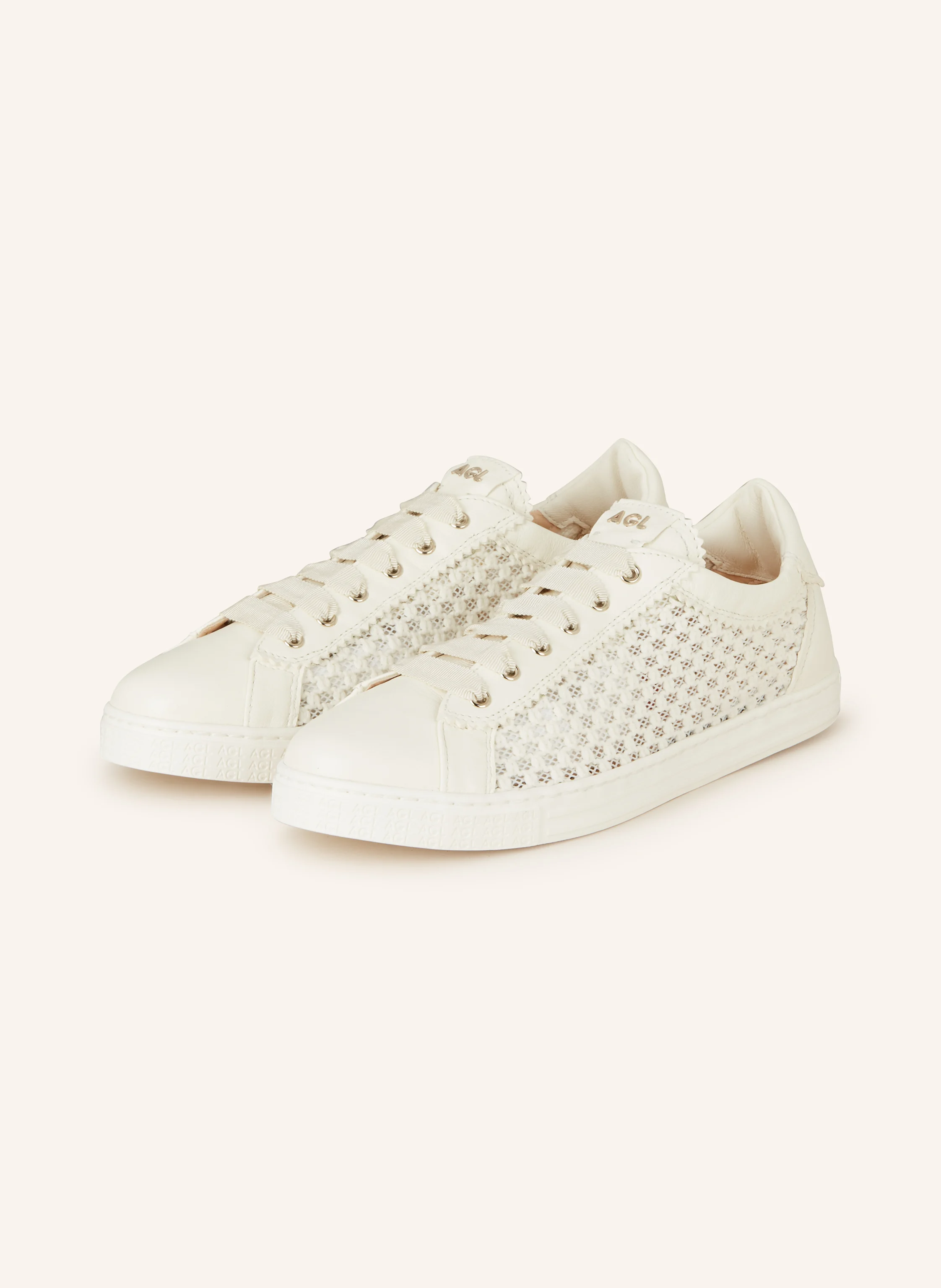 AGL Sneaker SADE PLOTS