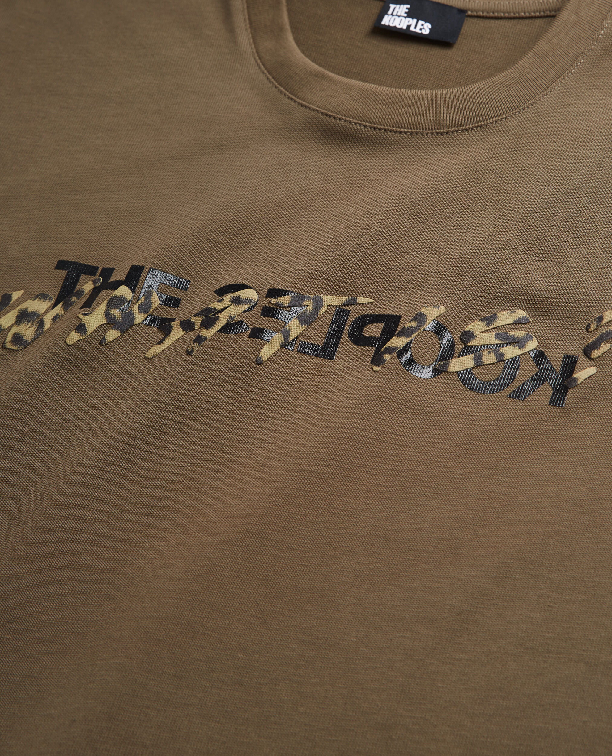 T-shirt What is kaki et léopard