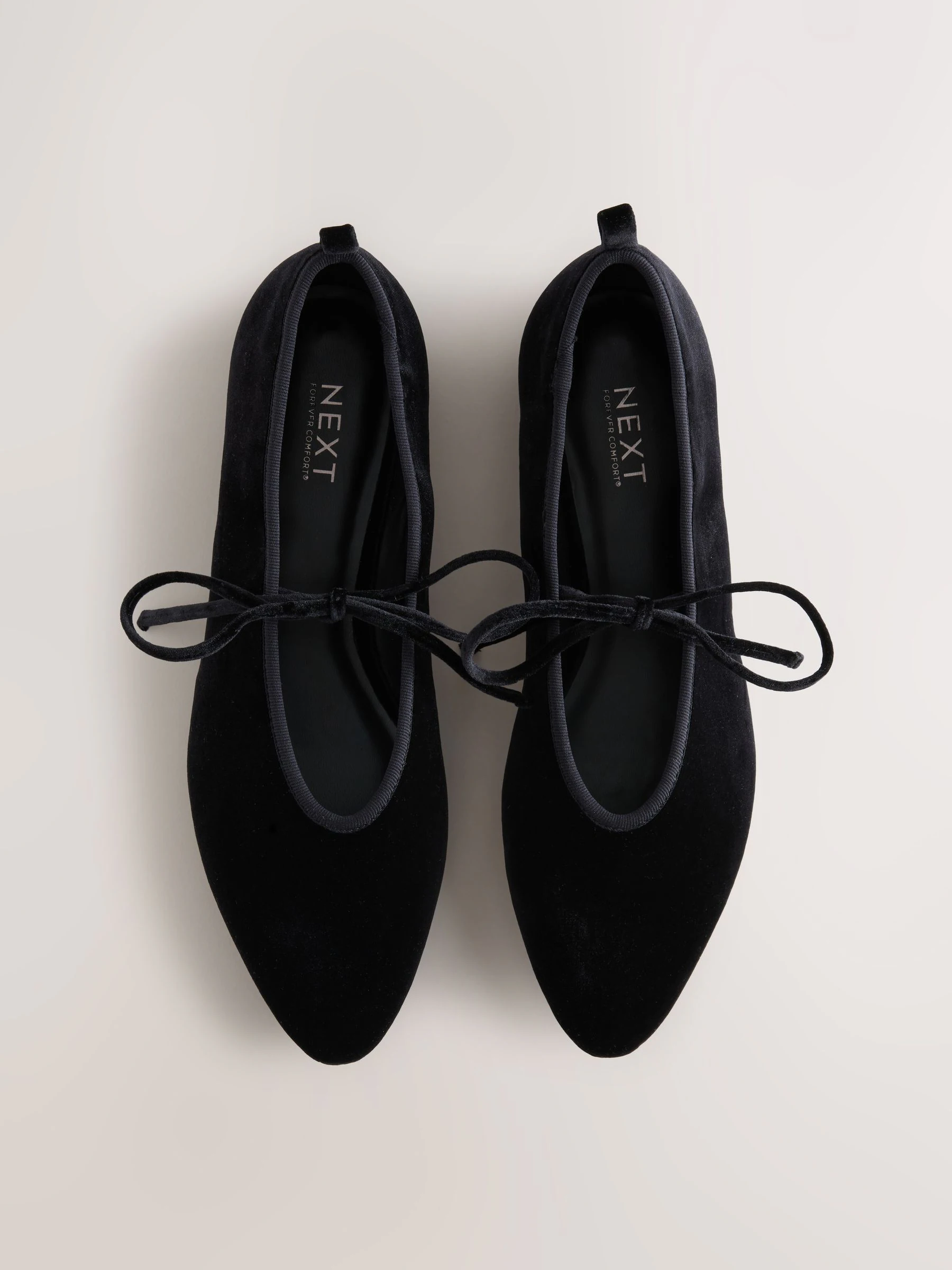 Zwart - Forever Comfort® Velvet Tie Mary Jane Shoes