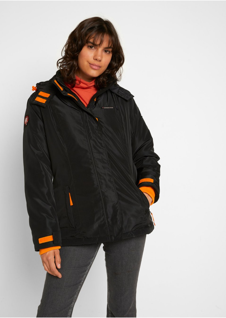 Veste outdoor à capuche amovible