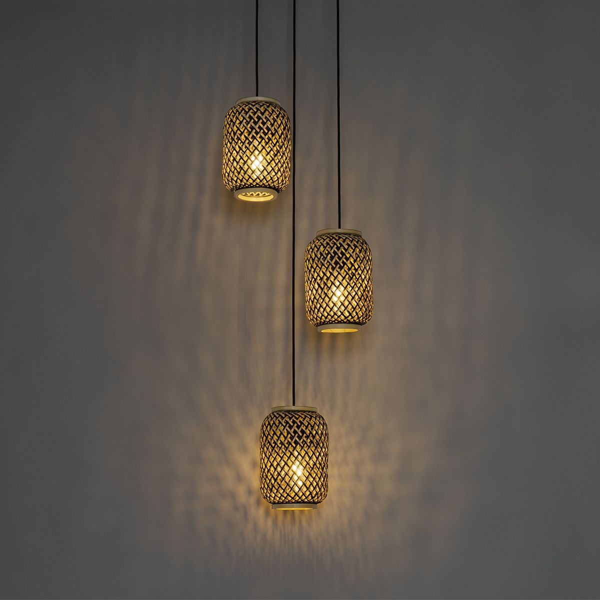 Oosterse hanglamp bamboe met zwart 3-lichts - Yvonne
