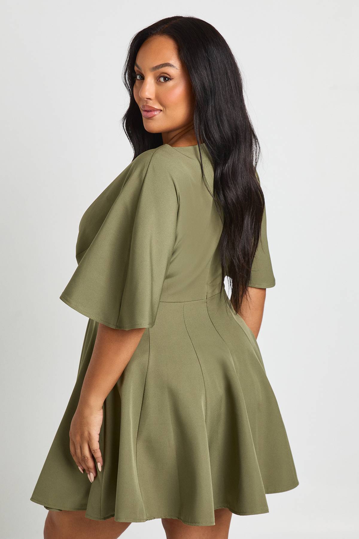 boohoo Robe patineuse à jupe plissée Plus