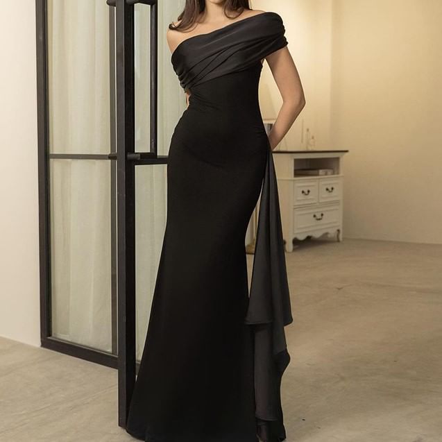 Honet - Off-shoulder maxi-bodyconjurk met korte mouwen en strikceintuur