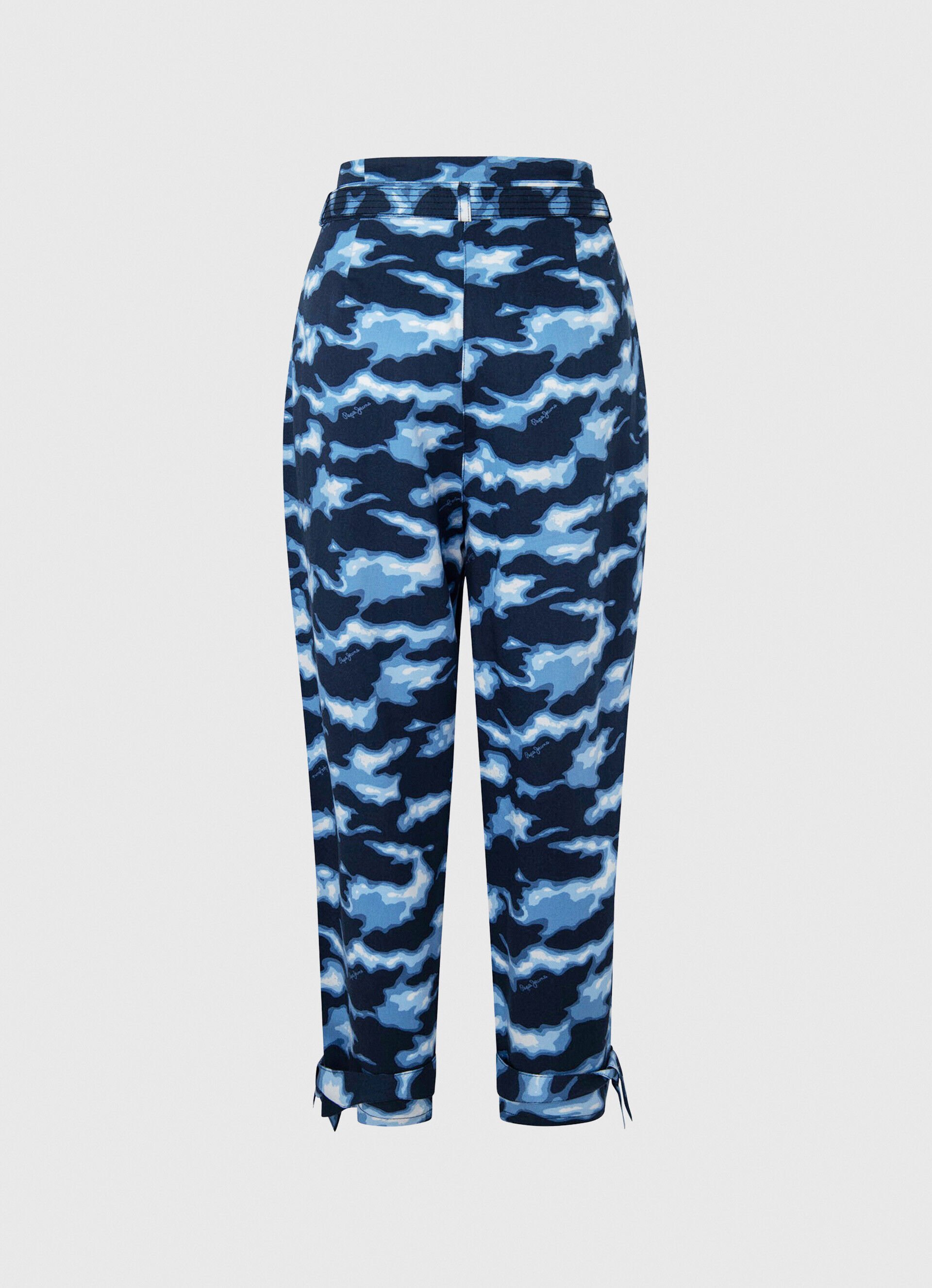 CALÇA COM ESTAMPA CAMUFLADA - multicolorida