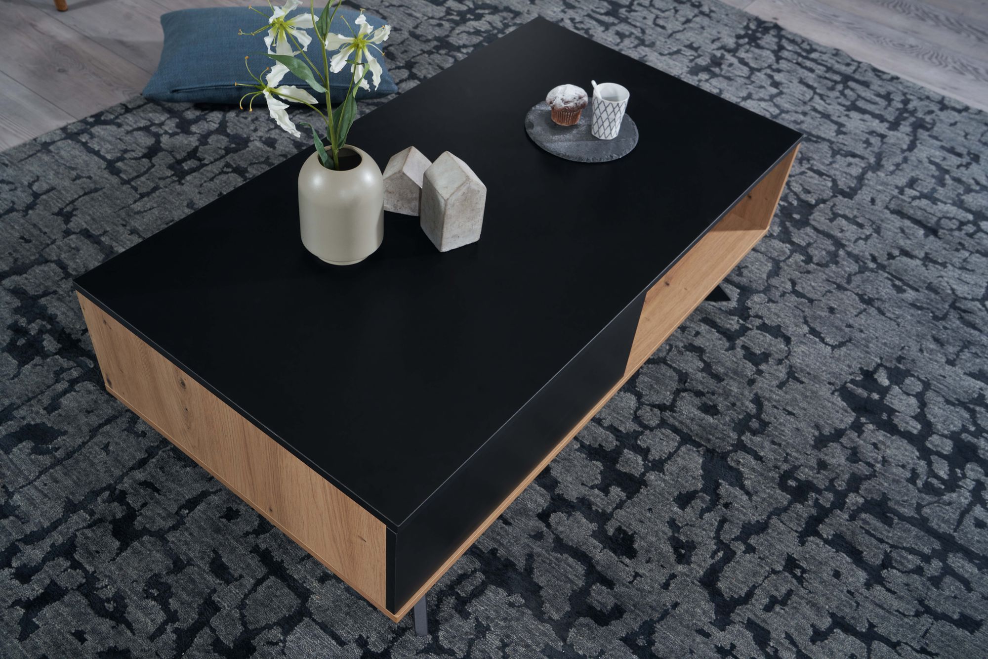 KADIMA DESIGN Moderner Couchtisch mit Stauraum, Eiche-Dekor und Schwarz, 110x60x38 cm, robust und wasserabweisend