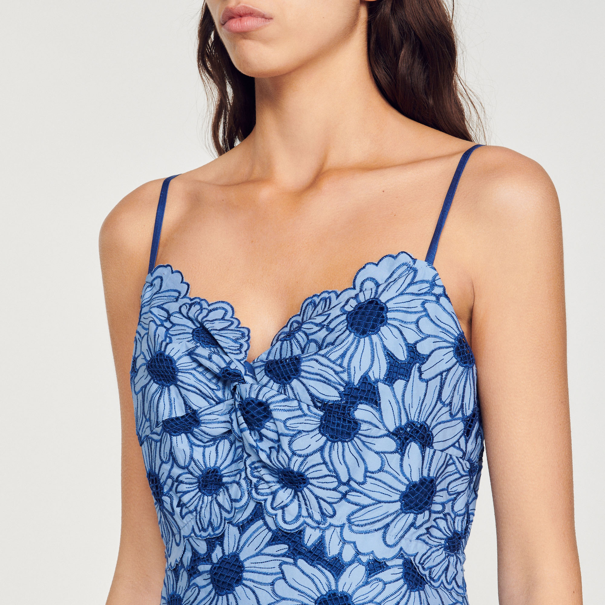 Robe midi en guipure marguerites