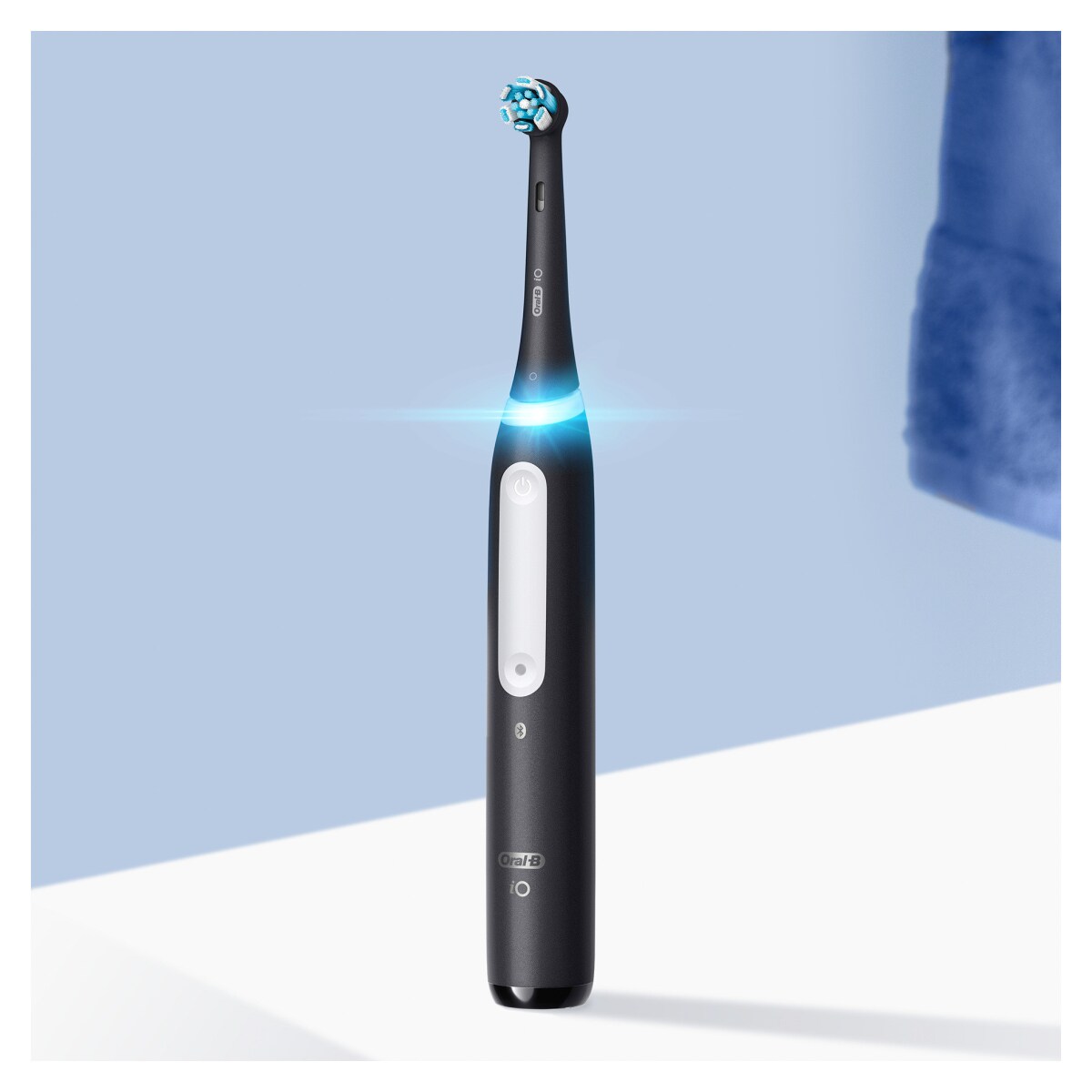 Oral-B iO Series 4, elektrische Zahnbürste mit Magnet-Technologie, 4 Putzmodi, Reiseetui, Matt Black