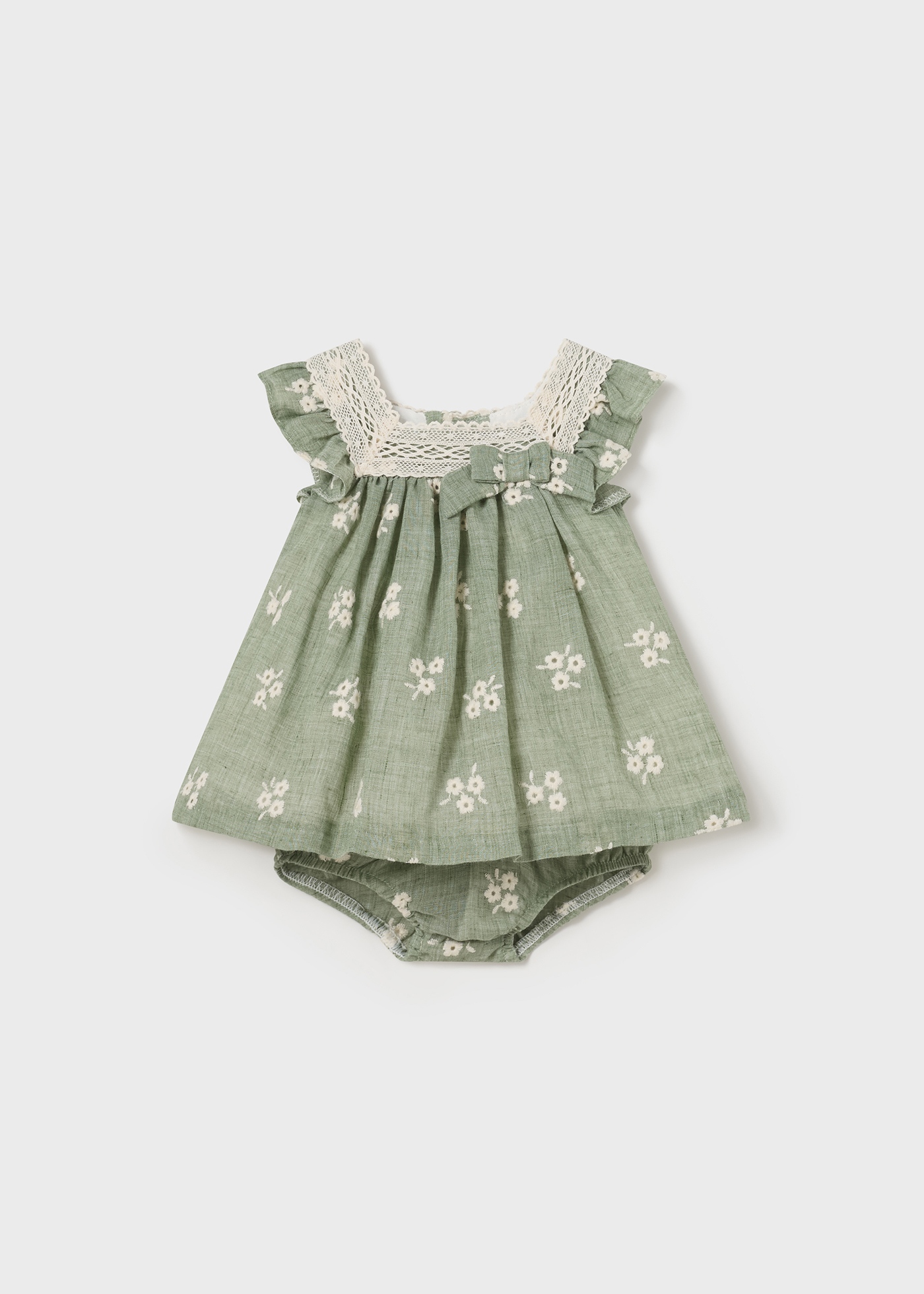 Vestido de eucalipto para recém-nascido com capa de fralda bordada
