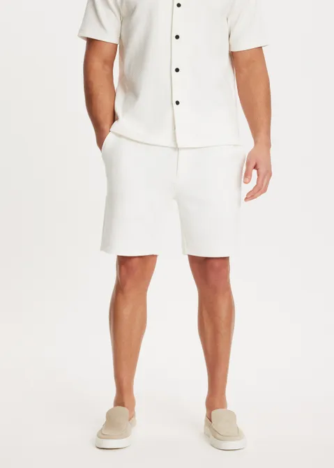 Korte broek met visgraat detail off-white (WIT.O)