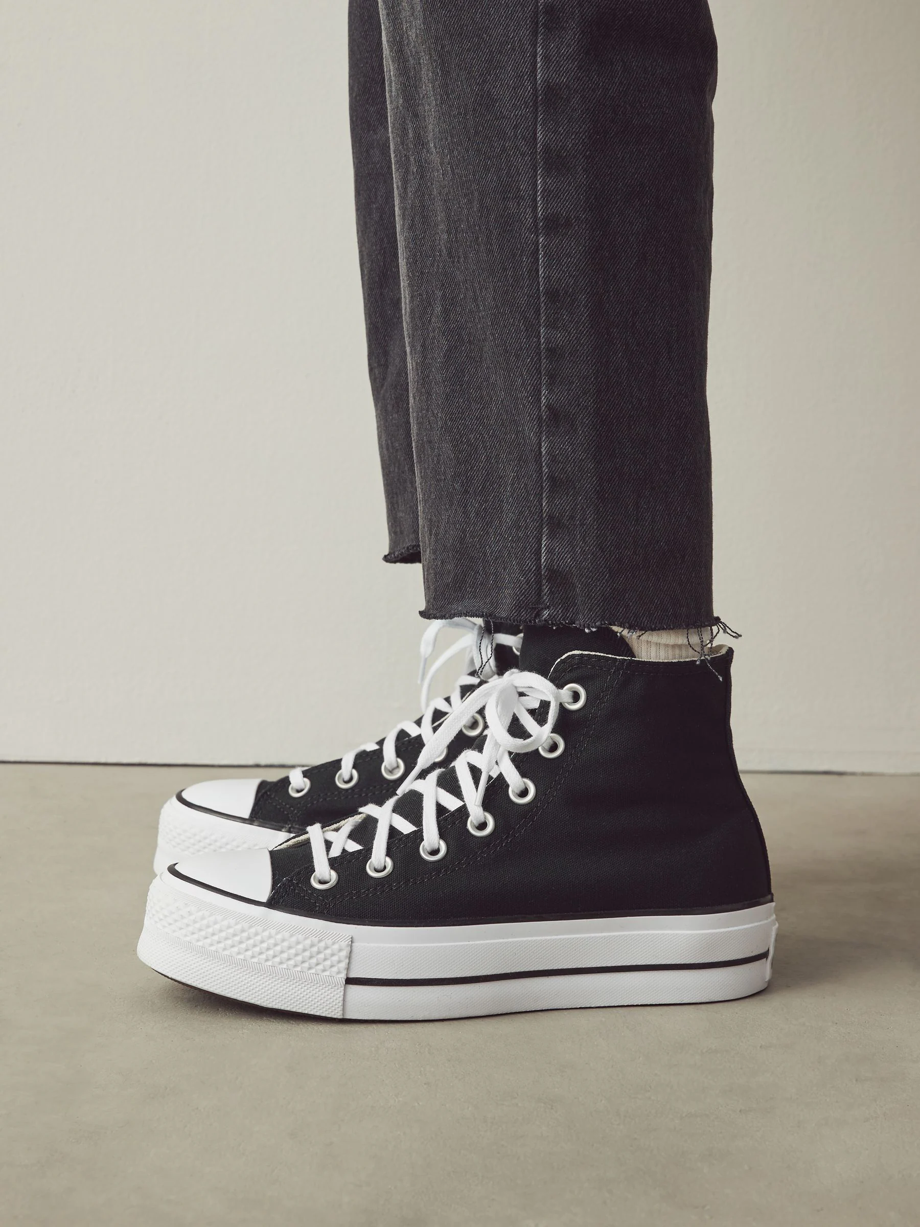 Zwart - Converse Lift - Bleke hoge sneakers met plateauzool