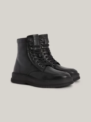 Botas de cano médio em couro repelente à água
