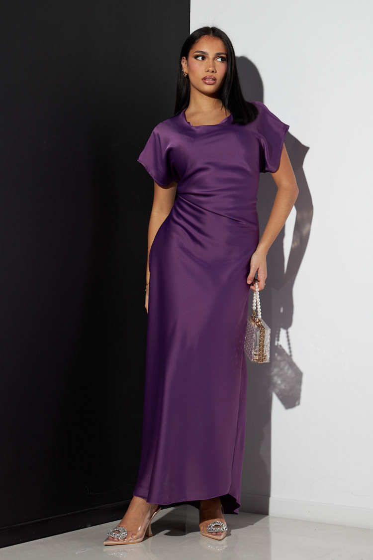 Robe violette satinée manches courtes à noué au dos
