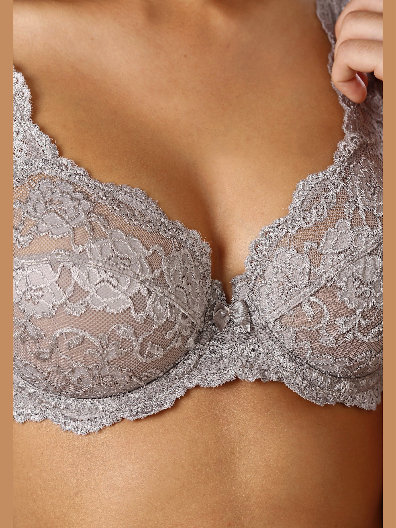 Soutien-gorge en dentelle avec armatures
