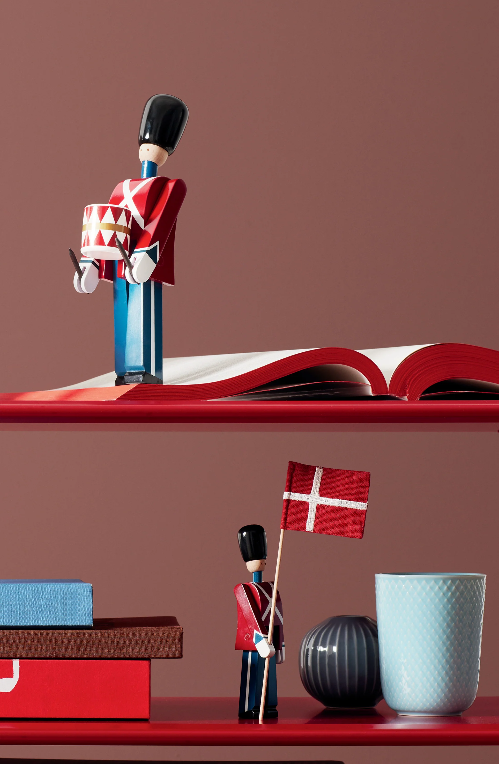 Kay Bojesen  Garder - trommeslager i skilderhus